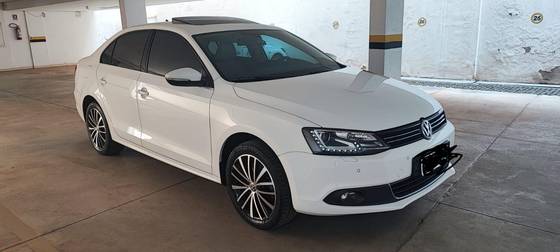 VOLKSWAGEN JETTA 2.0 TSI HIGHLINE 211CV GASOLINA 4P TIPTRONIC